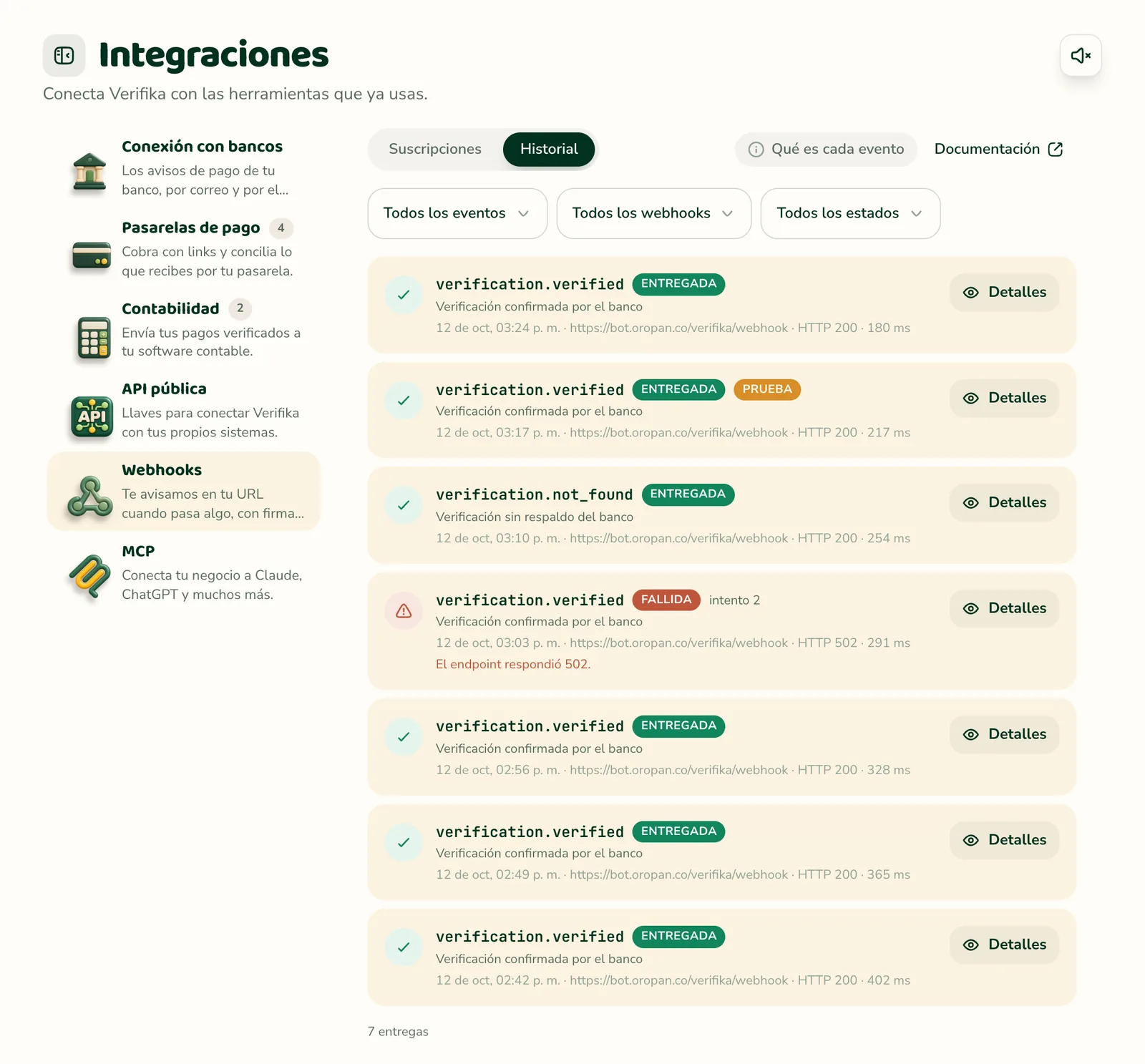 Webhooks → Historial: las entregas, con una de prueba y una fallida